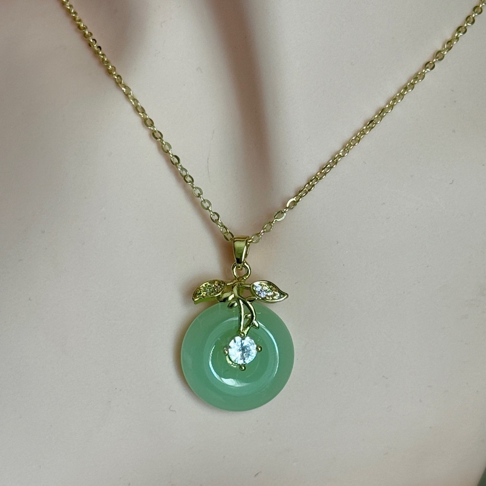 Elegant Mint Green Pendant Necklace